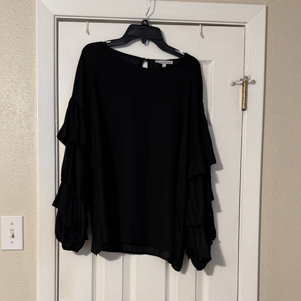 Elegant Black Women's Blouse with Layered Sleeves